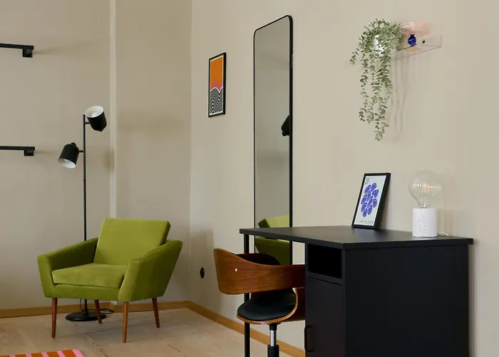 Nestup - Zentrales 120 Qm Design-loft Mit Balkon Apartment *