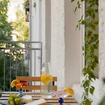 Nestup - Zentrales 120 Qm Design-loft Mit Balkon *