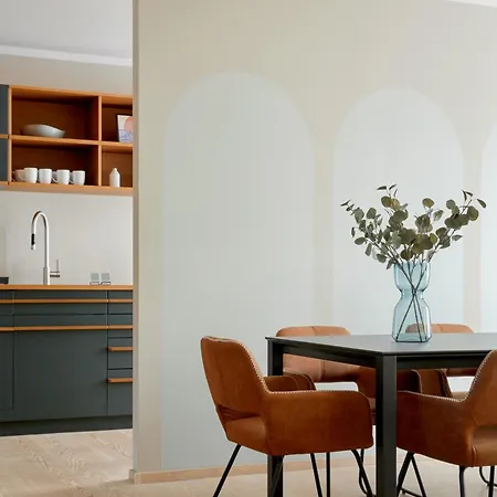 Nestup - Zentrales 120 Qm Design-loft Mit Balkon *